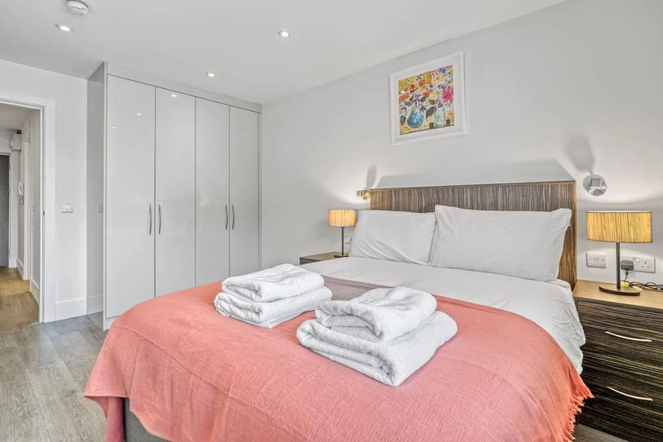 Modern And Bright 3Br Whitechapel Apartment London