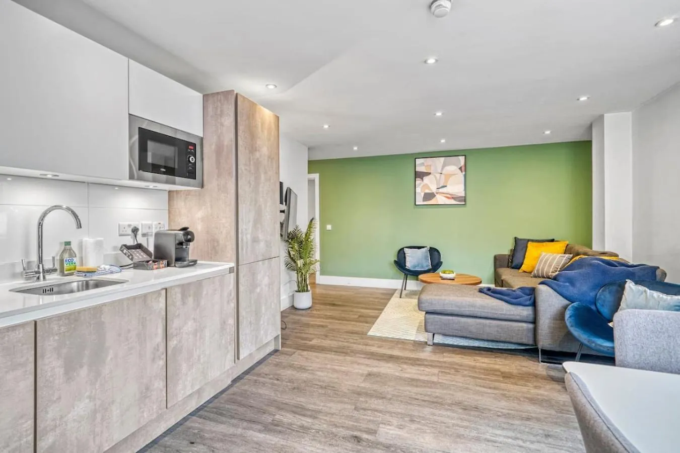 Modern And Bright 3Br Whitechapel Apartment London