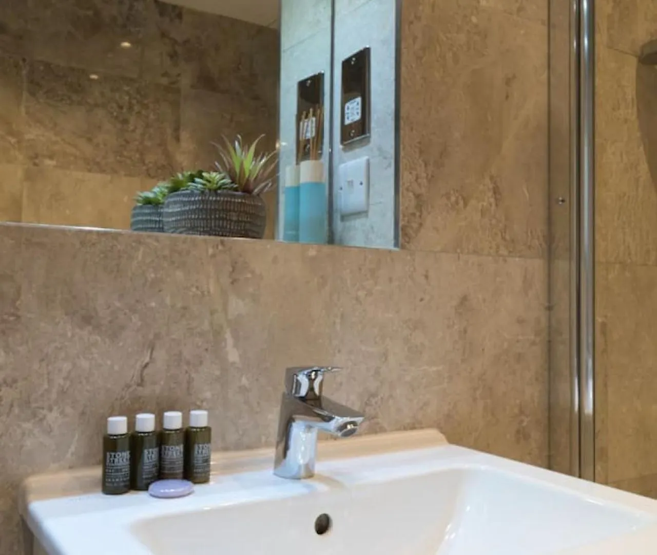 Modern And Bright 3Br Whitechapel Apartment London 0*,