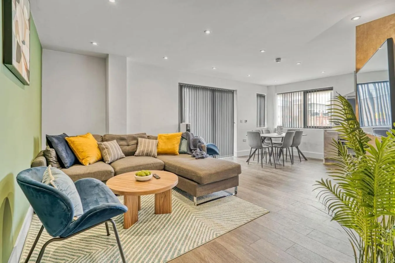 Modern And Bright 3Br Whitechapel Apartment London